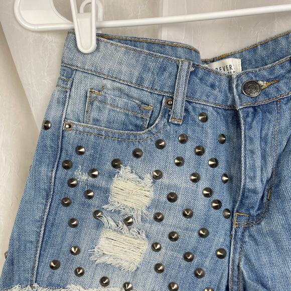 🌞 Ripped Distressed Denim Shorts Silver Studded Frayed Hem Forever 21 Size 24 - Picture 2 of 16